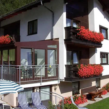 Jaeger Проживание в семье *