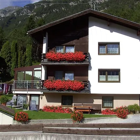 Jaeger Проживание в семье